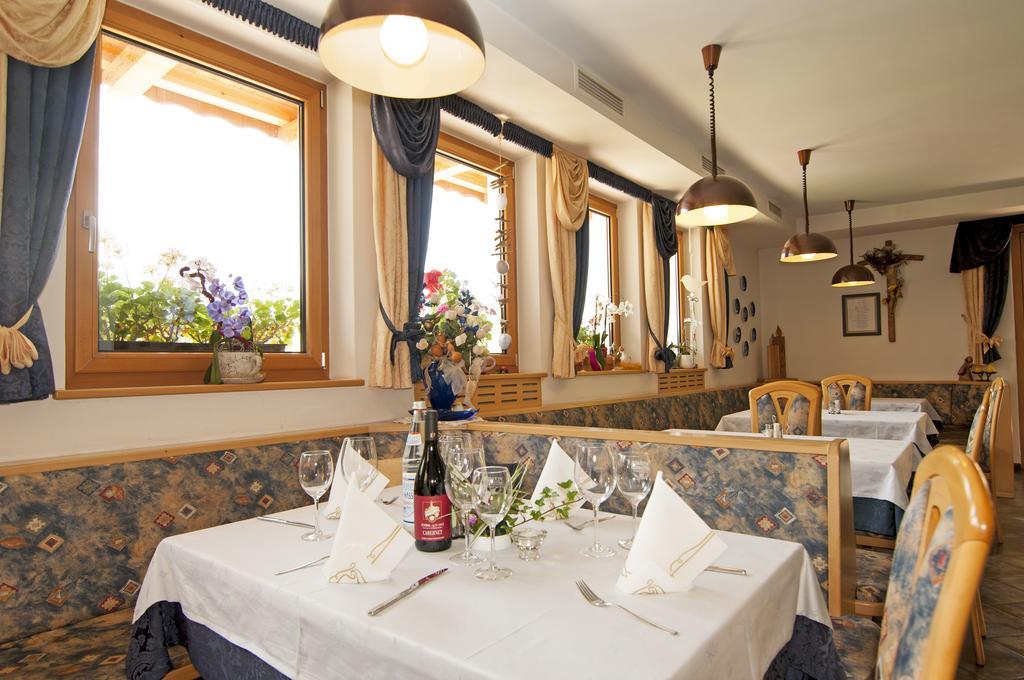 Gasthaus Jaufenblick San Martino In Passiria  Екстериор снимка
